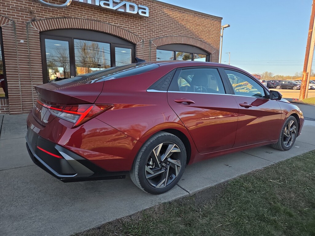 Used 2024 Hyundai Elantra Limited Sedan