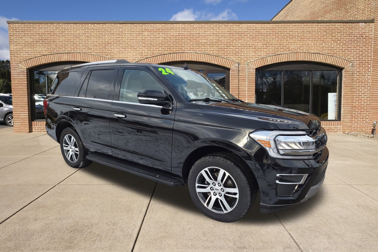 2024 Ford Expedition Limited's photo