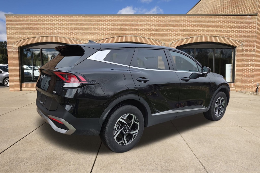 Used 2024 Kia Sportage LX SUV