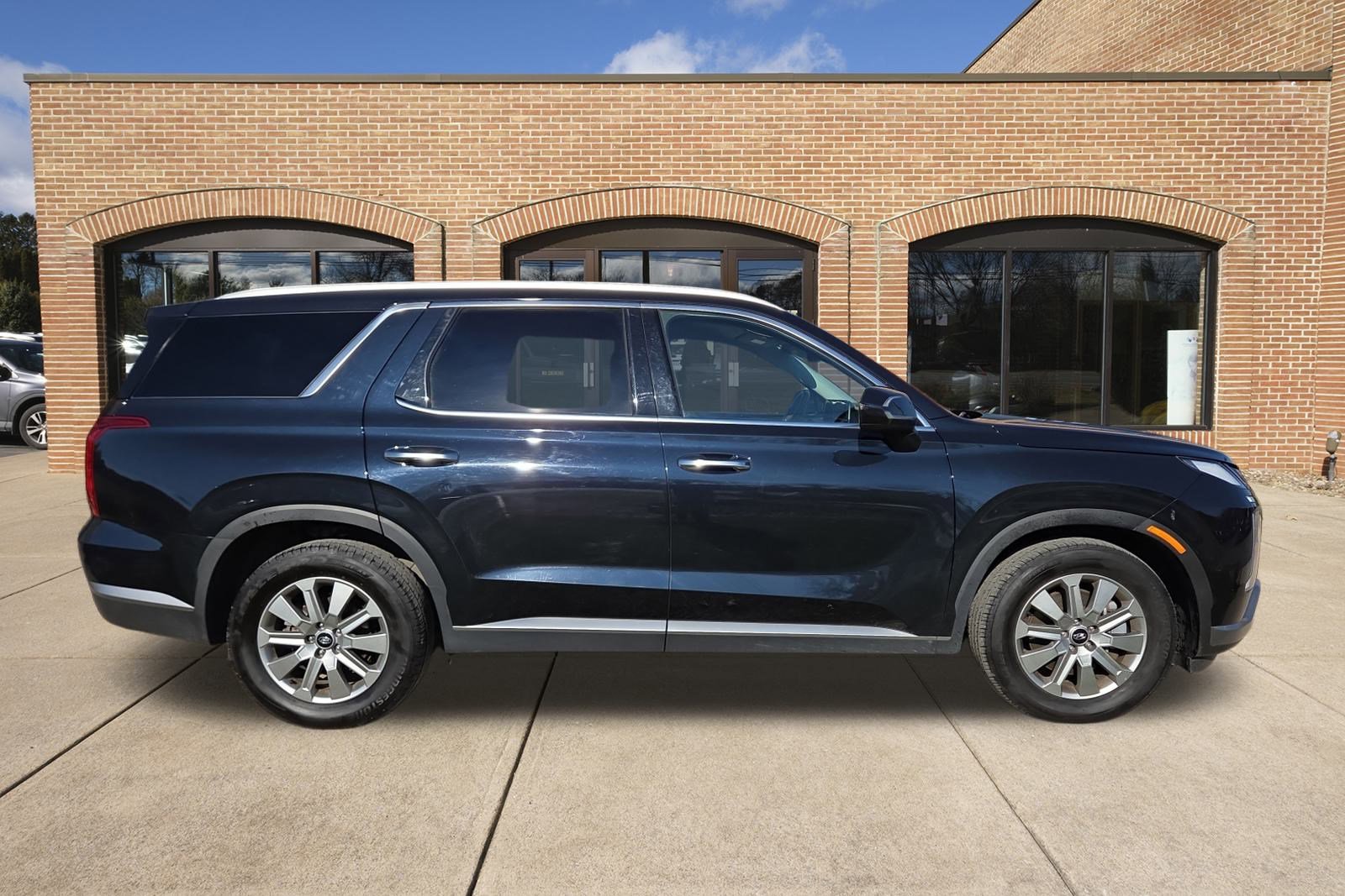 2025 Hyundai Palisade SEL photo 2