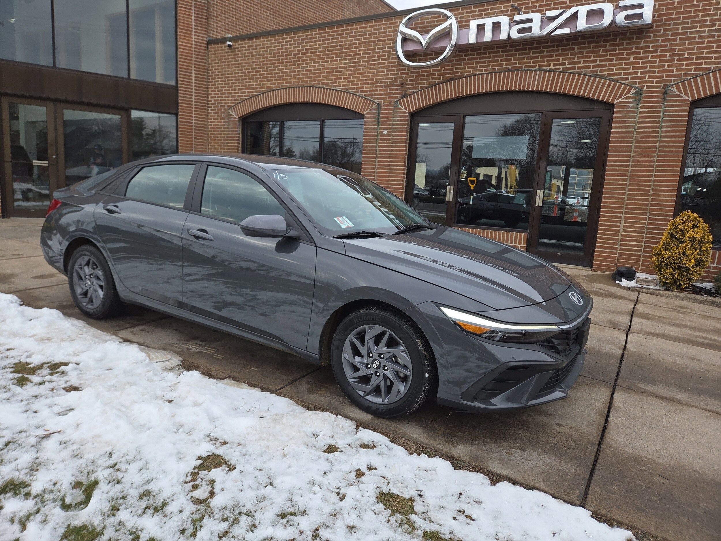 2024 Hyundai Elantra SEL's photo