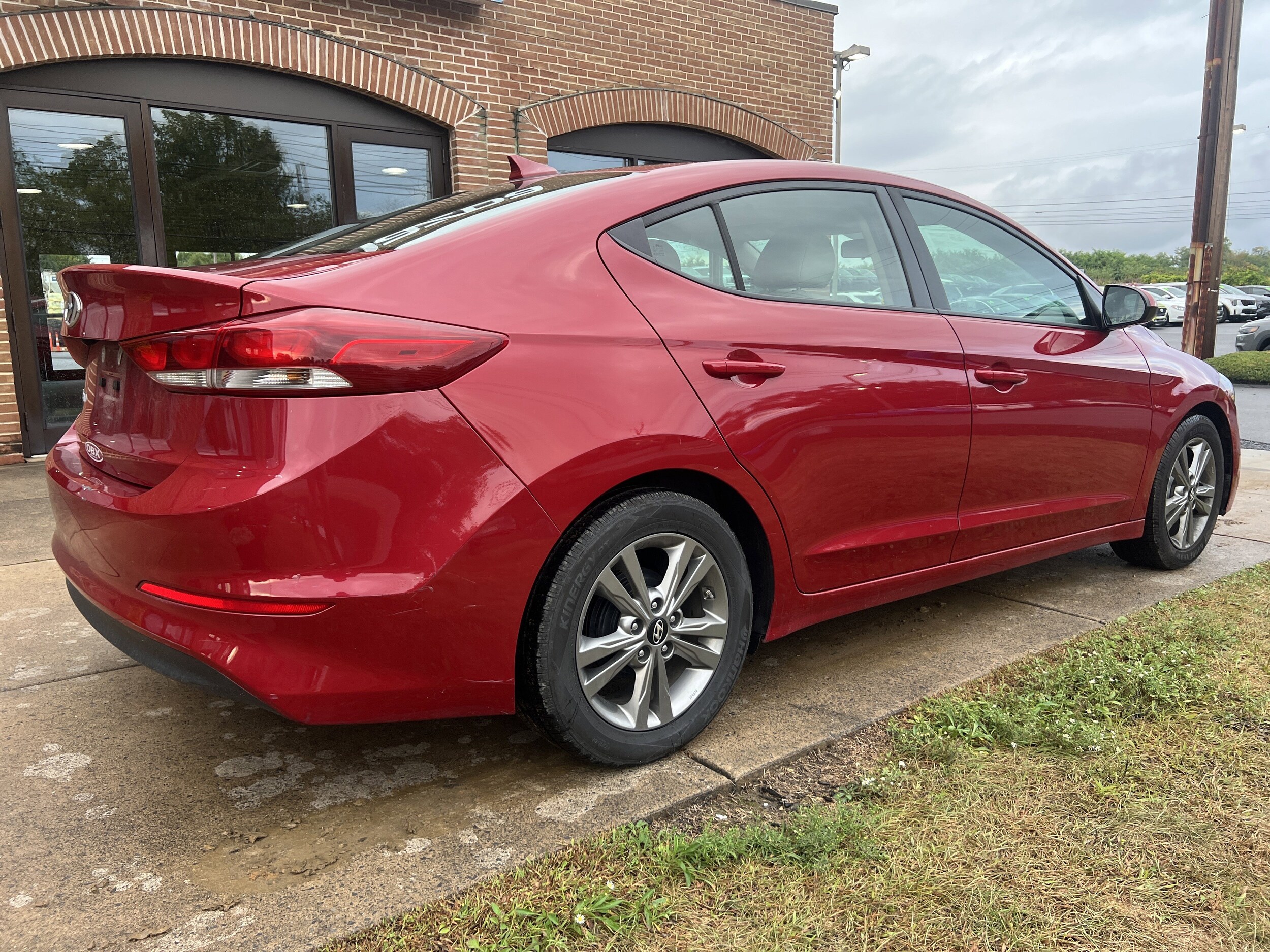 2017 Hyundai Elantra SE photo 2