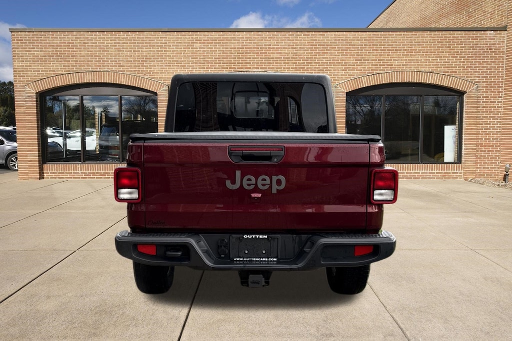 Used 2021 Jeep Gladiator Sport Truck Crew Cab