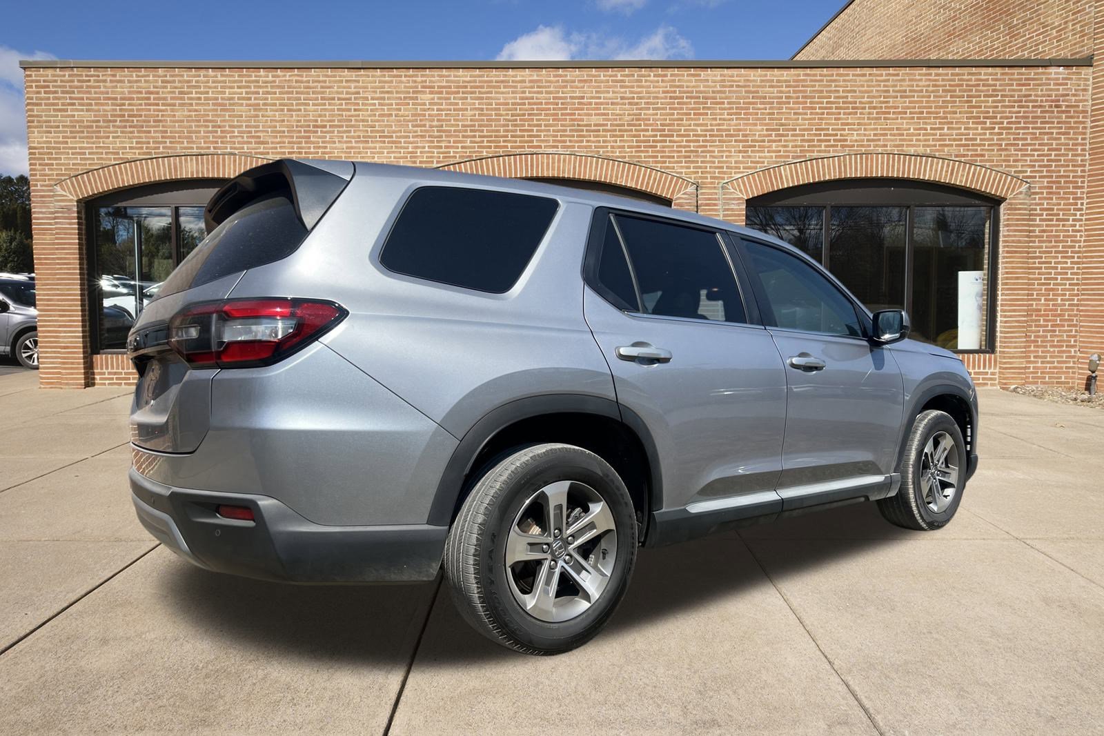 2025 Honda Pilot EX-L photo 3