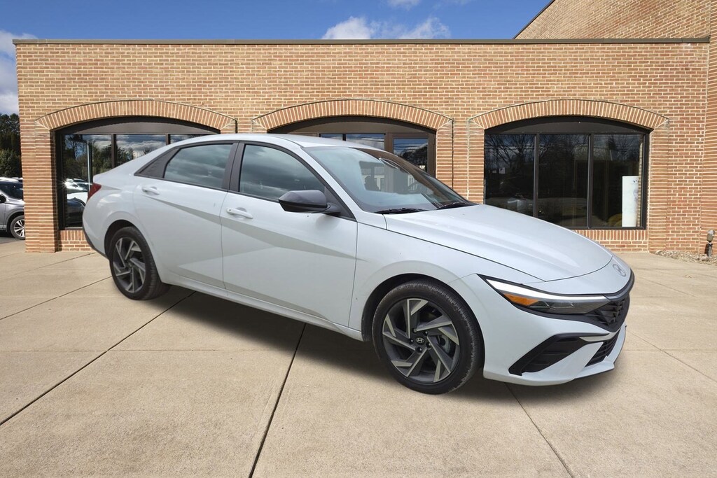 Used 2025 Hyundai Elantra Hybrid SEL Sport Sedan