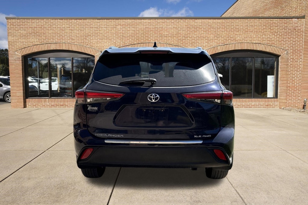 Used 2020 Toyota Highlander XLE SUV