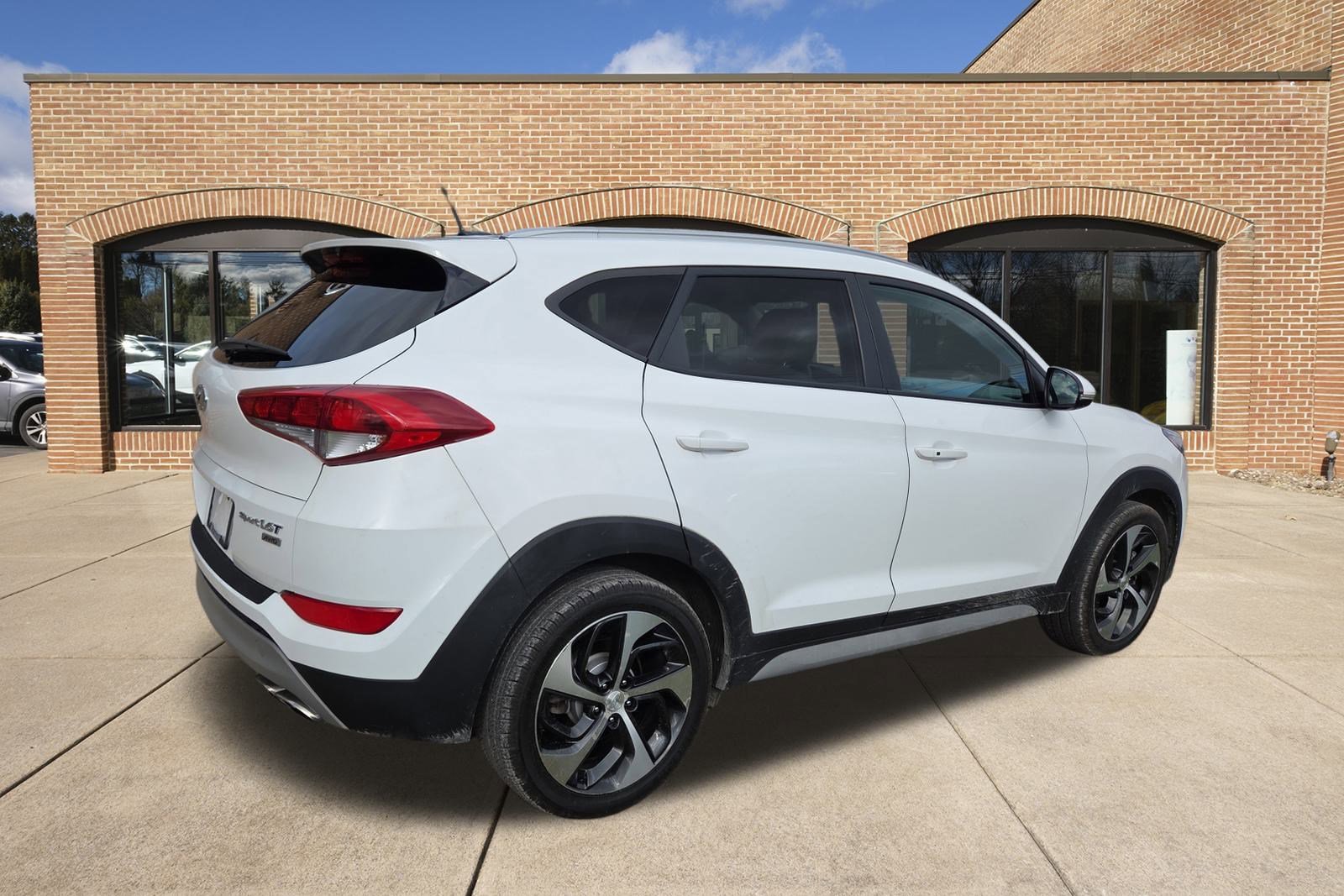 2017 Hyundai Tucson Sport photo 3