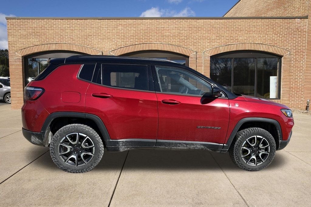 Used 2025 Jeep Compass Trailhawk SUV