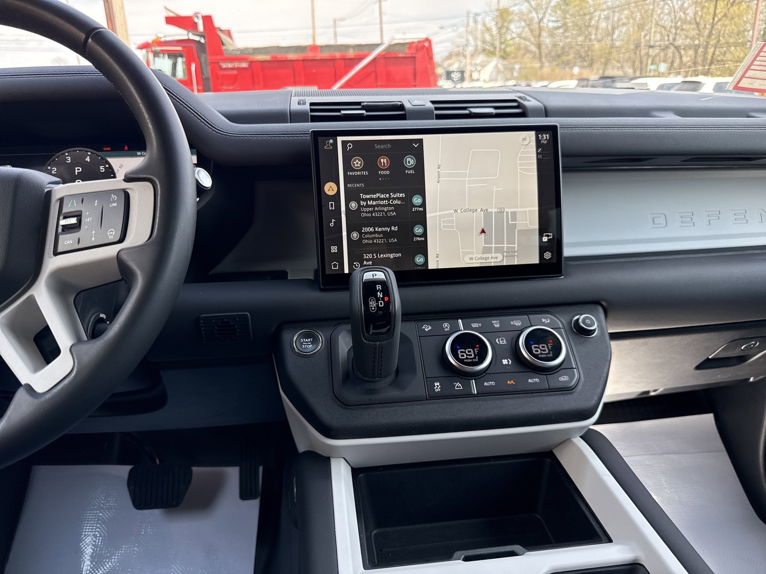2025 Land Rover Defender S - Photo 24
