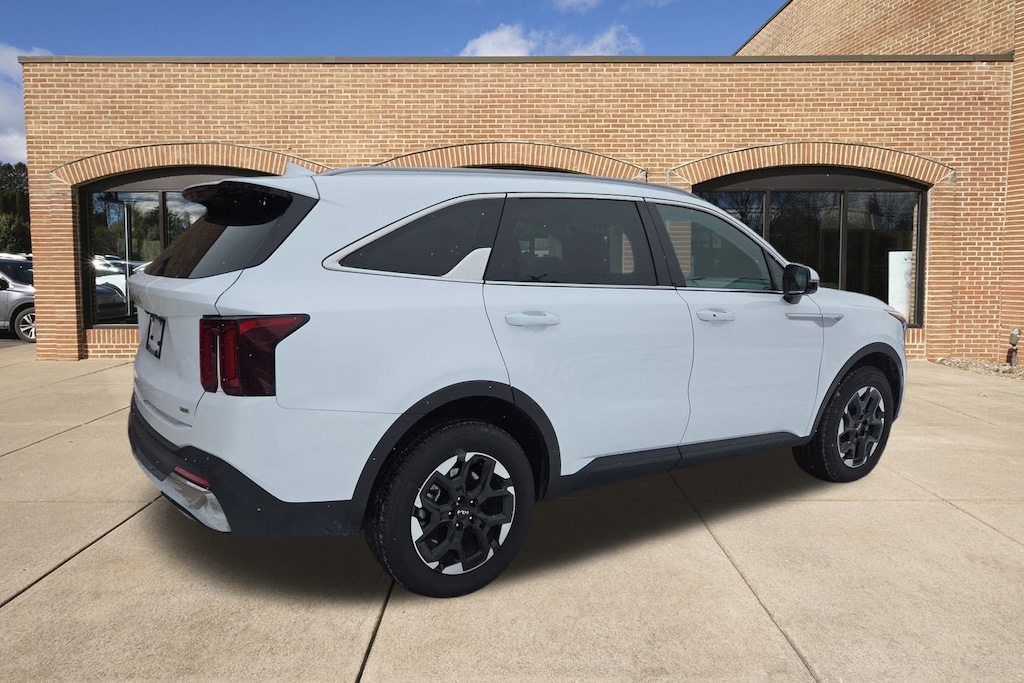 Used 2024 Kia Sorento S SUV