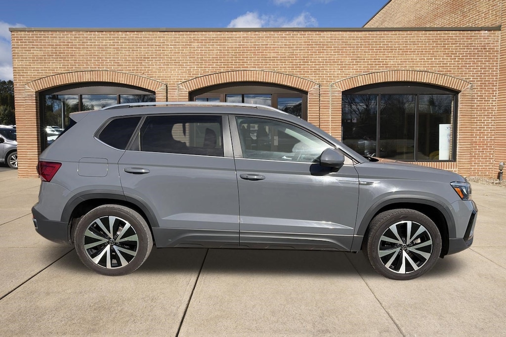 Used 2022 Volkswagen Taos 1.5T SE 4MOTION SUV