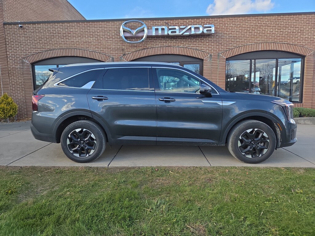 Used 2024 Kia Sorento S SUV