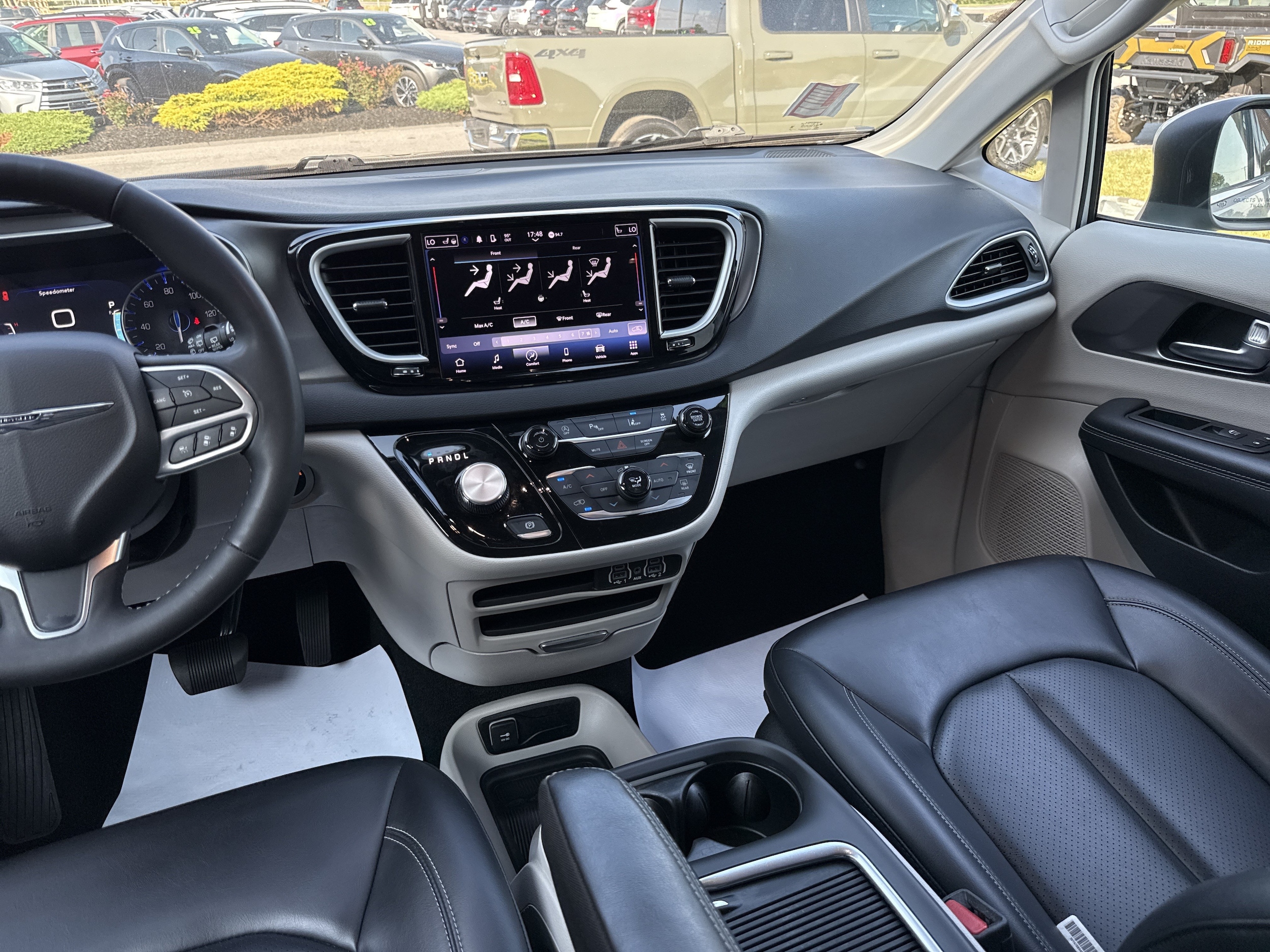 2023 Chrysler Pacifica Touring L - Photo 24