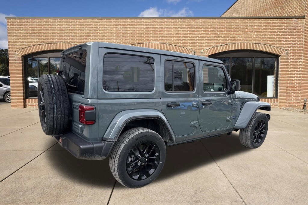 Used 2025 Jeep Wrangler 4xe Sahara SUV