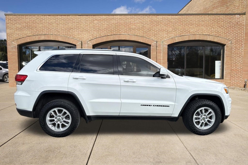 Used 2019 Jeep Grand Cherokee Laredo SUV