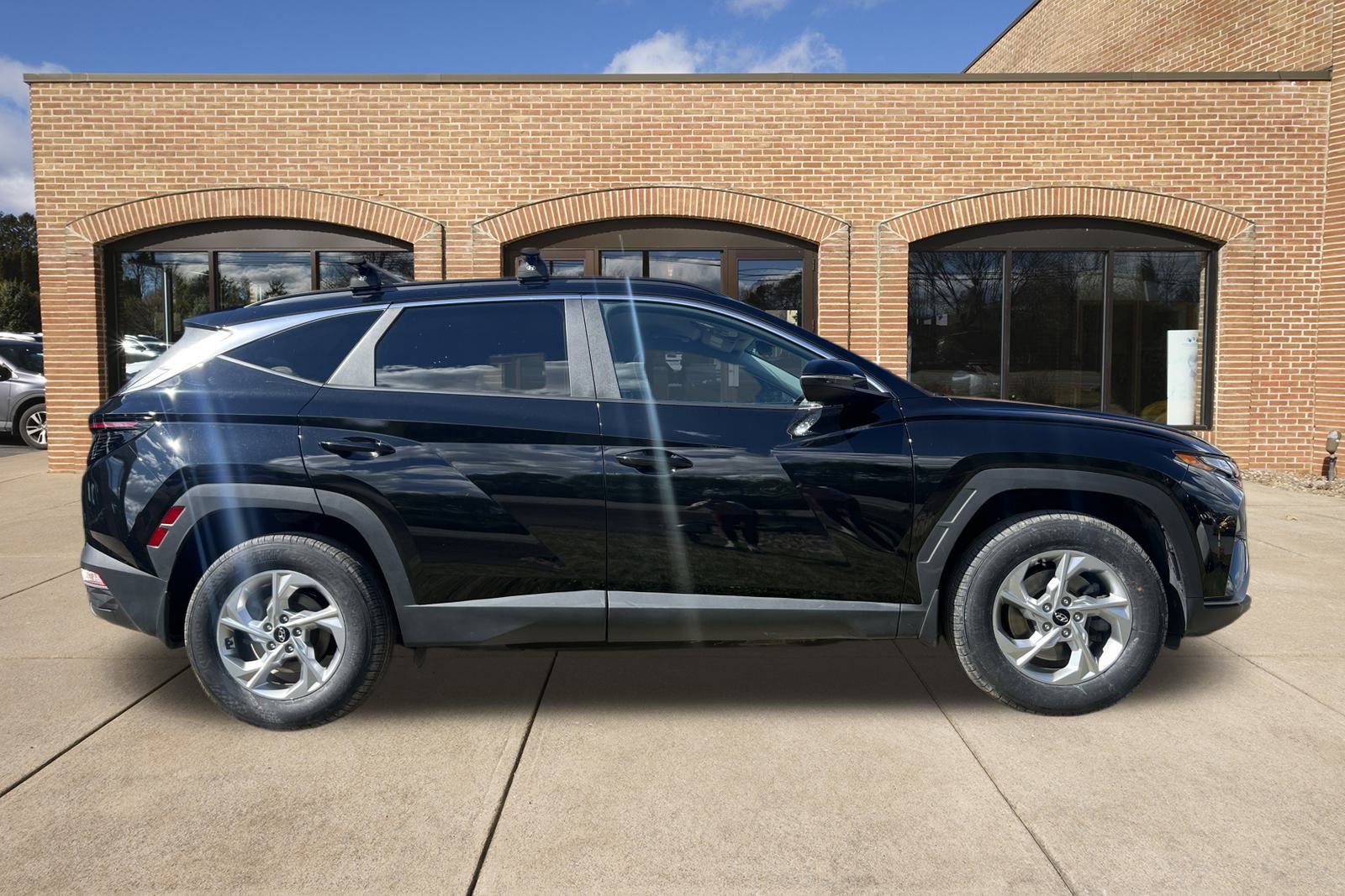 2023 Hyundai Tucson SEL photo 2