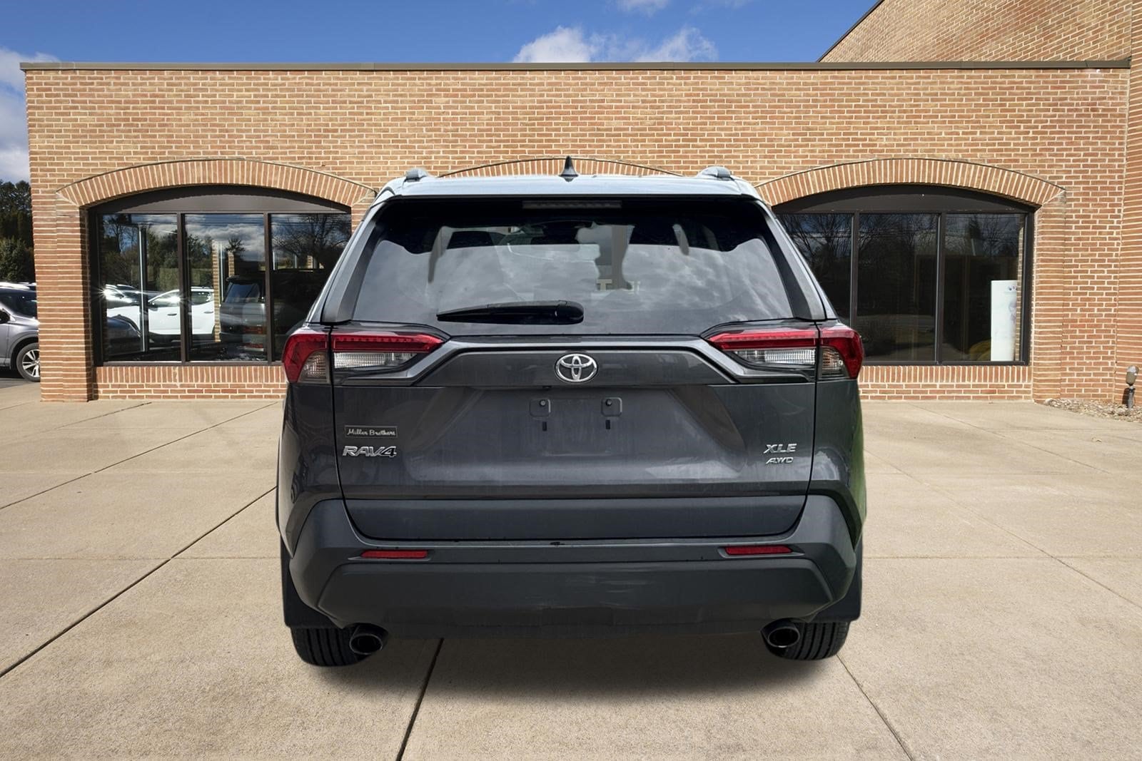 2019 Toyota RAV4 XLE - Photo 7