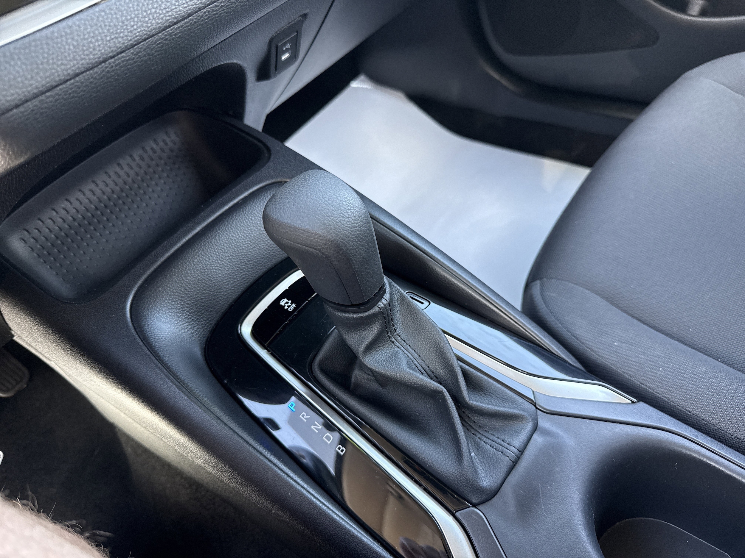 2025 Toyota Corolla LE - Photo 23