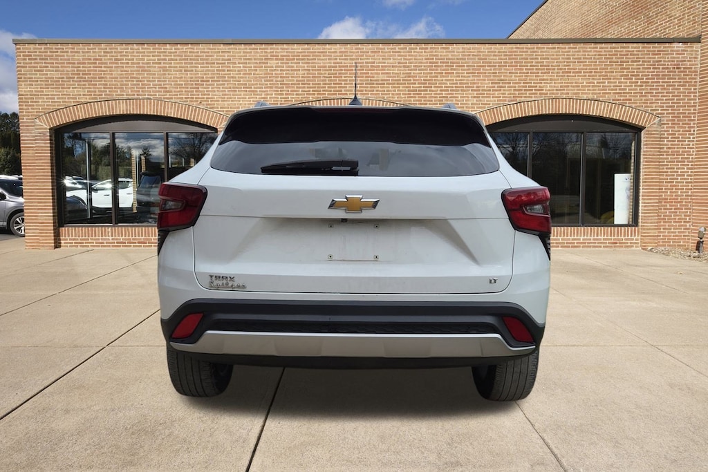 Used 2024 Chevrolet Trax LT SUV