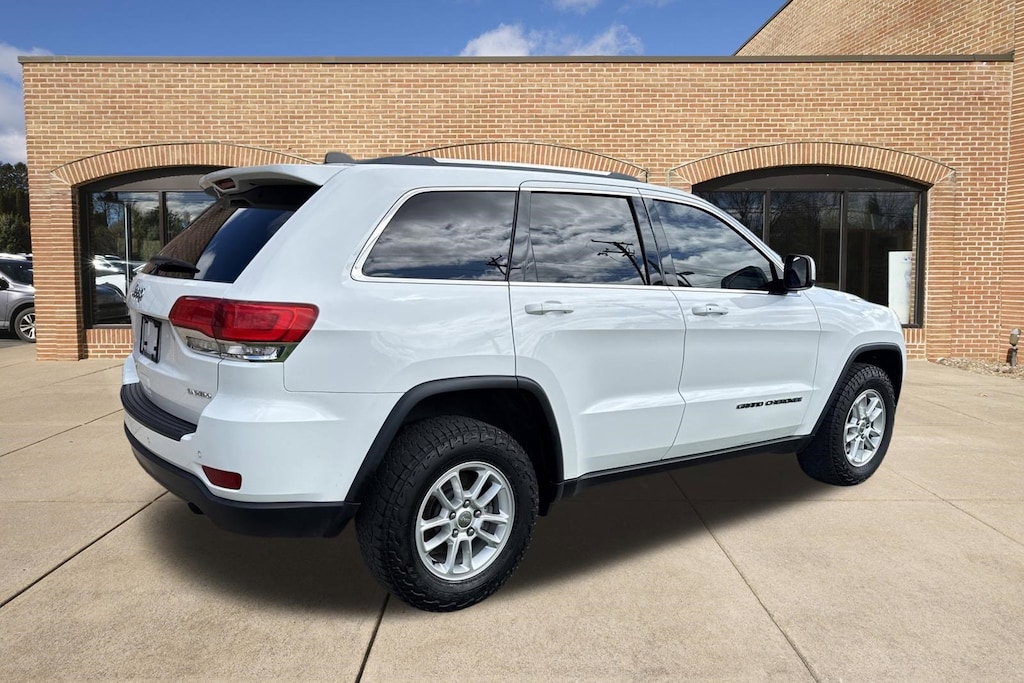 Used 2019 Jeep Grand Cherokee Laredo SUV