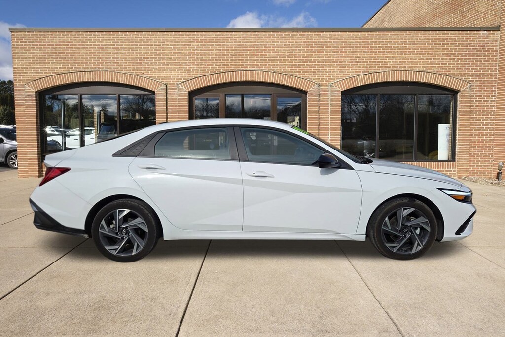 Certified 2025 Hyundai Elantra Hybrid SEL Sport Sedan