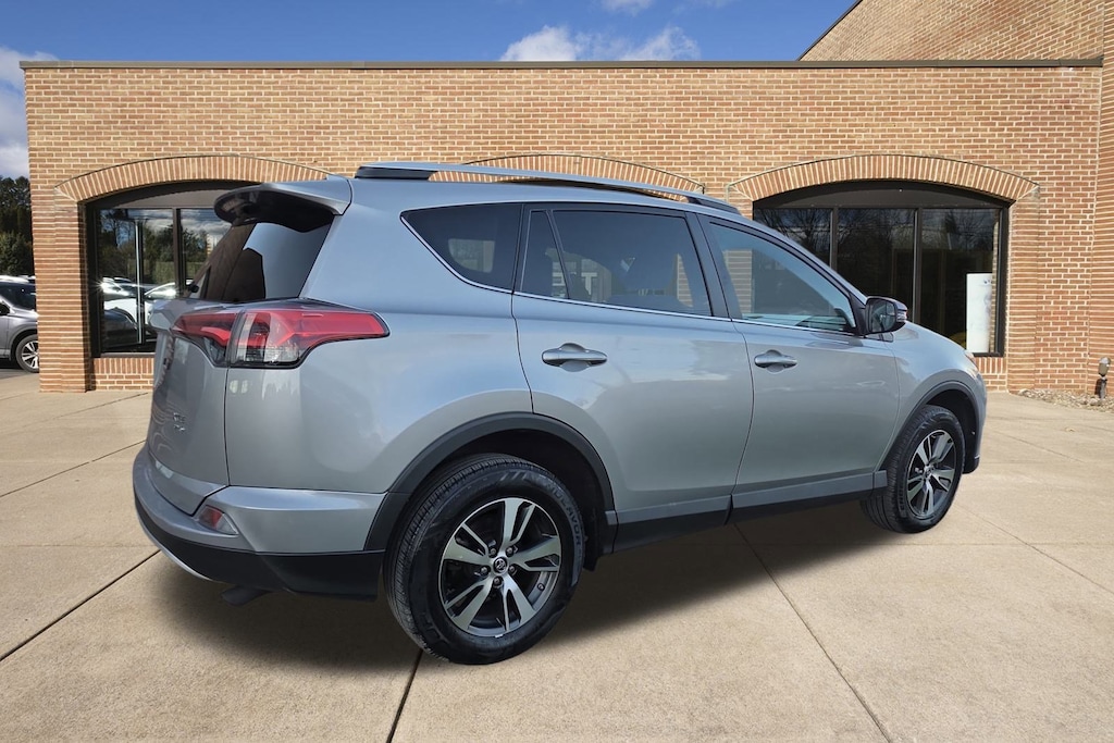 Used 2016 Toyota RAV4 XLE SUV