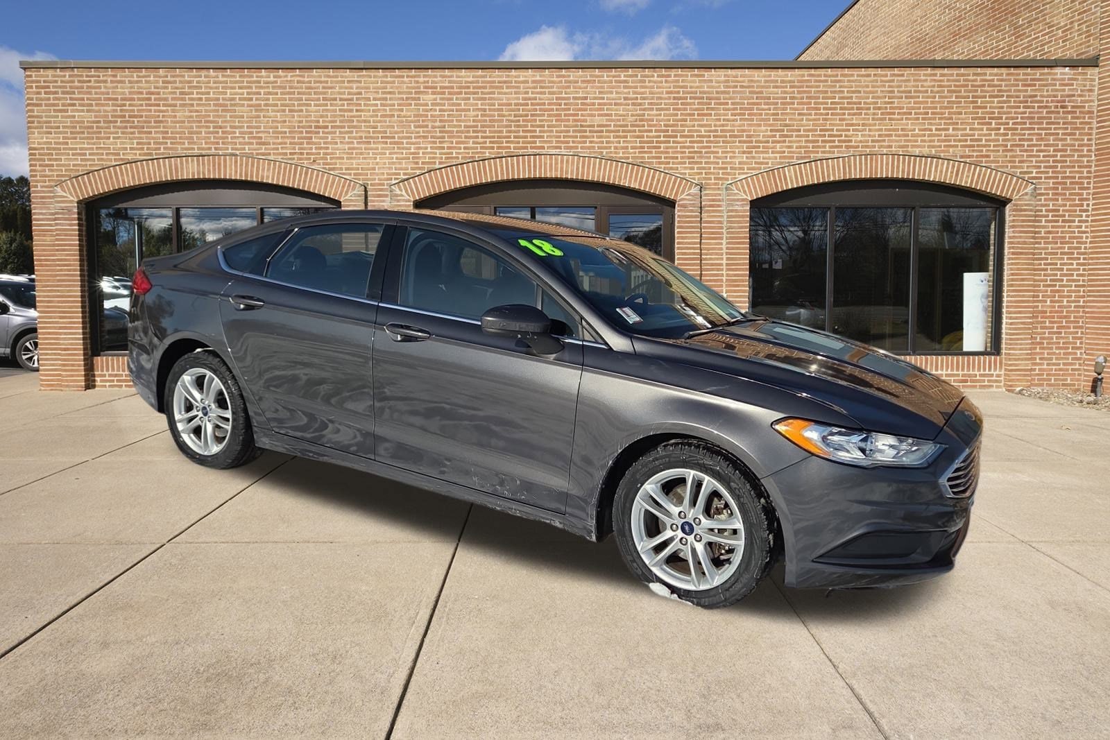 2018 Ford Fusion SE's photo