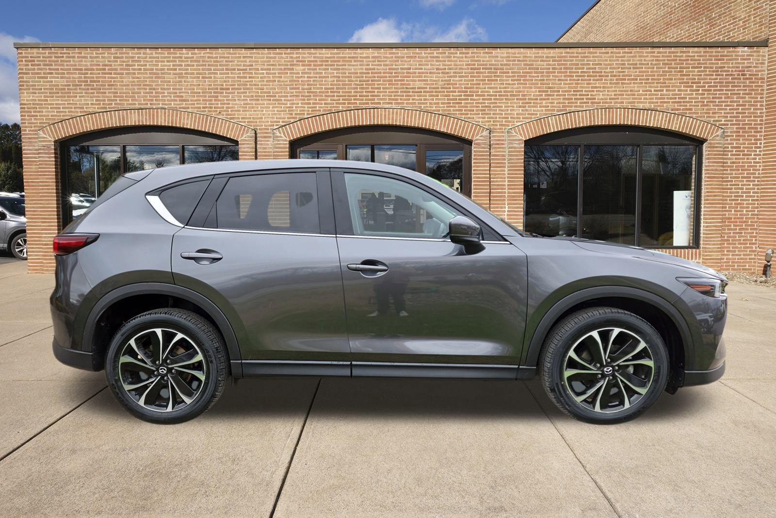 2023 Mazda CX-5 2.5 S Premium photo 2