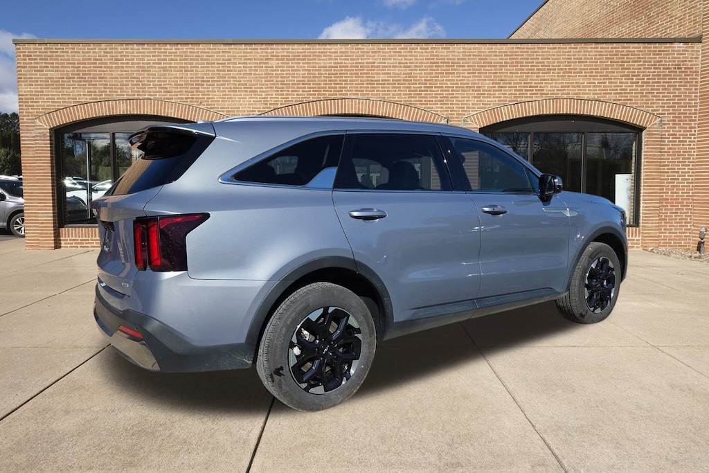 Used 2024 Kia Sorento S SUV