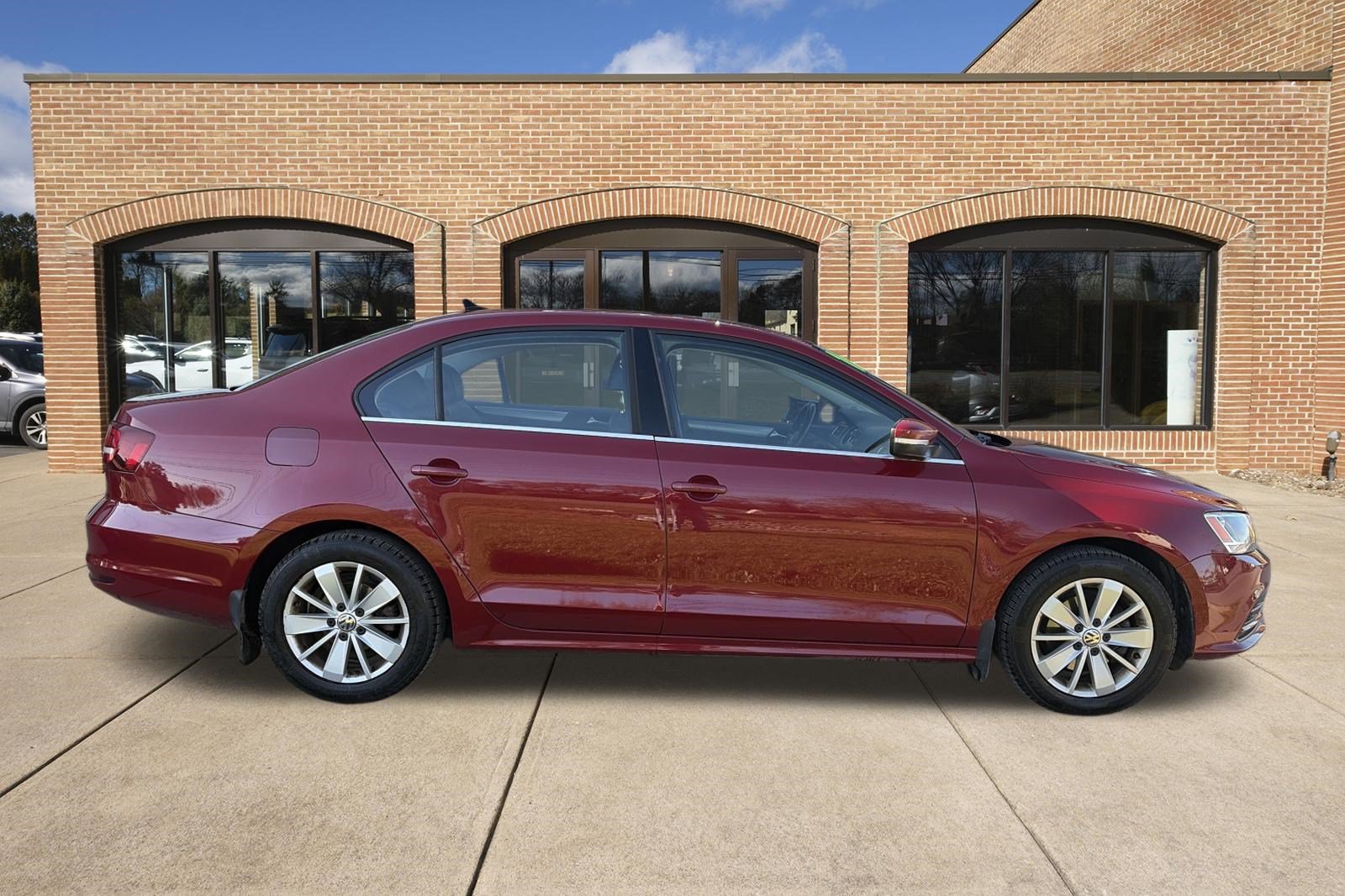 Used 2016 Volkswagen Jetta Sedan 1.4T SE w/Connectivity Automatic Sedan