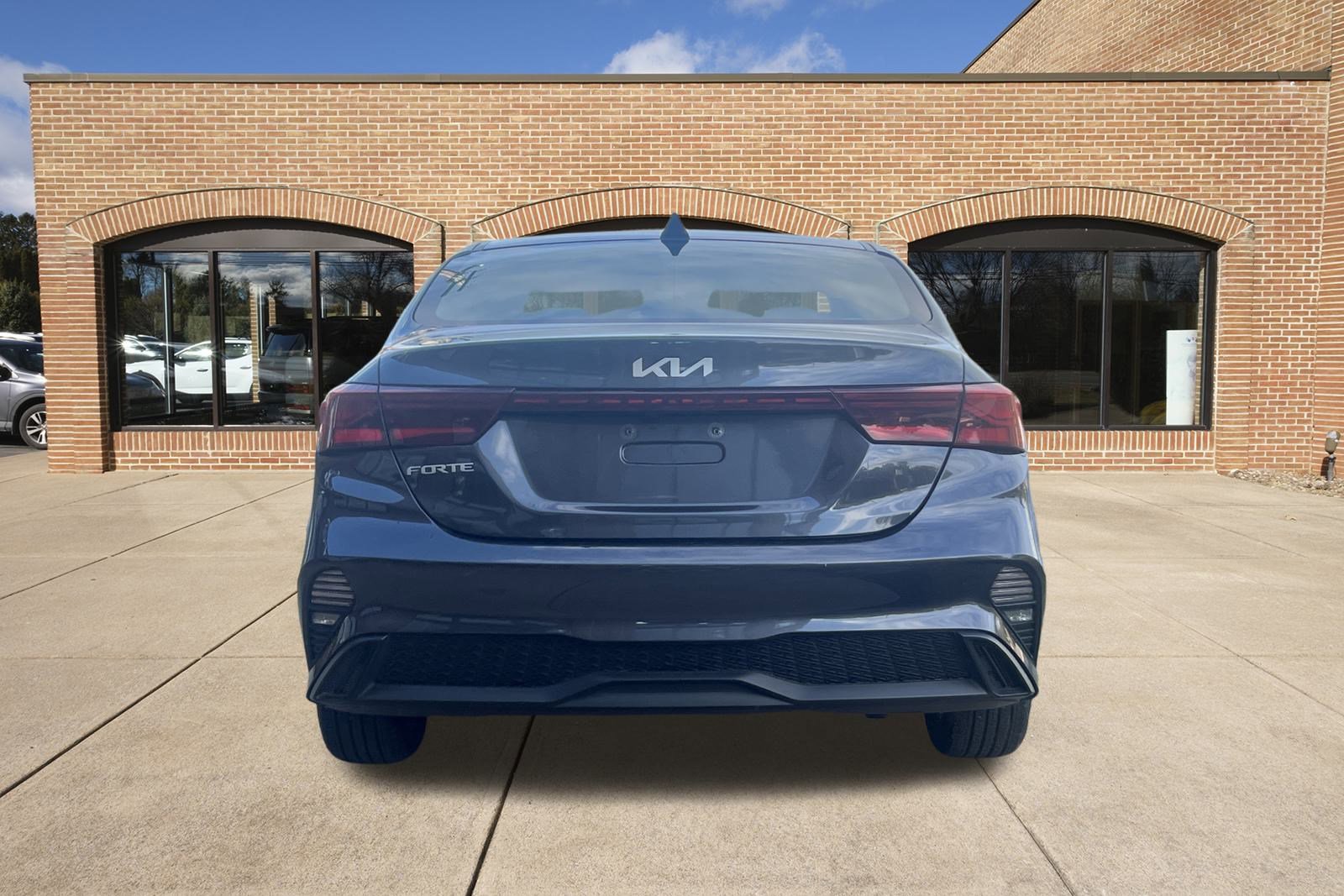 2024 Kia Forte LXS photo 4