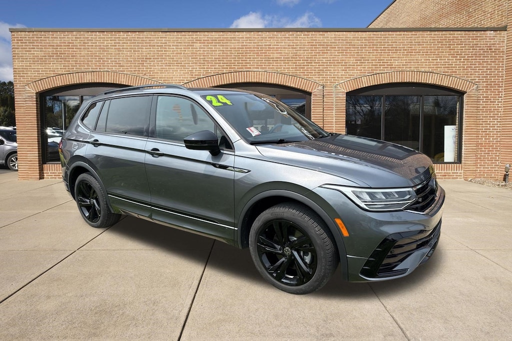 Used 2024 Volkswagen Tiguan 2.0T SE R-Line Black SUV