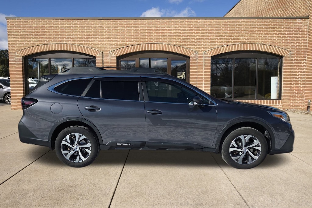 Used 2022 Subaru Outback Limited SUV