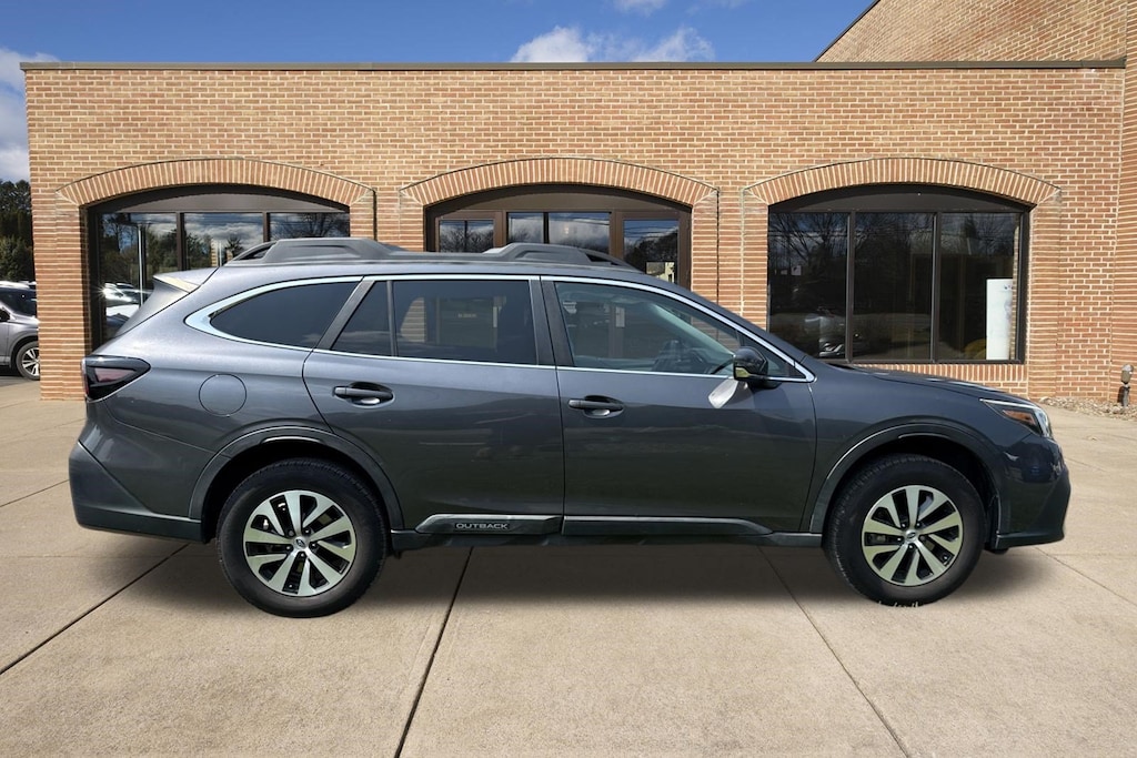 Used 2020 Subaru Outback Premium SUV