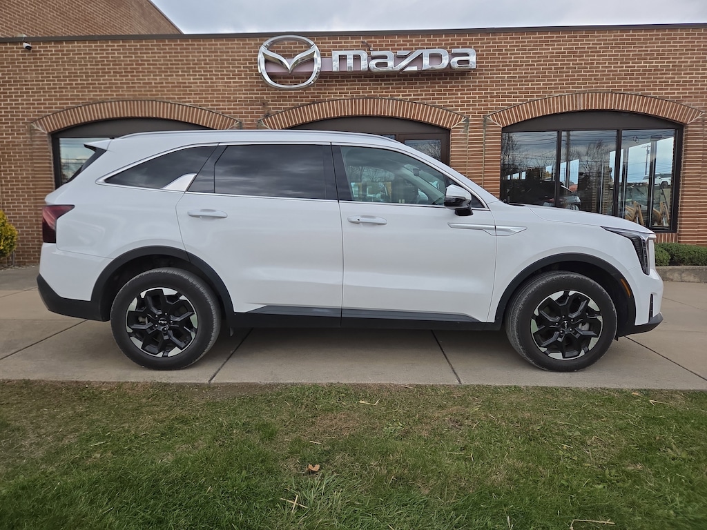 Used 2024 Kia Sorento S SUV