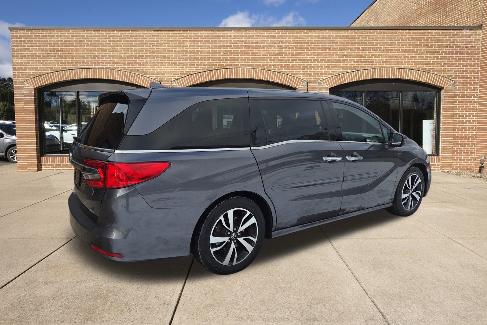 2019 Honda Odyssey Elite photo 3