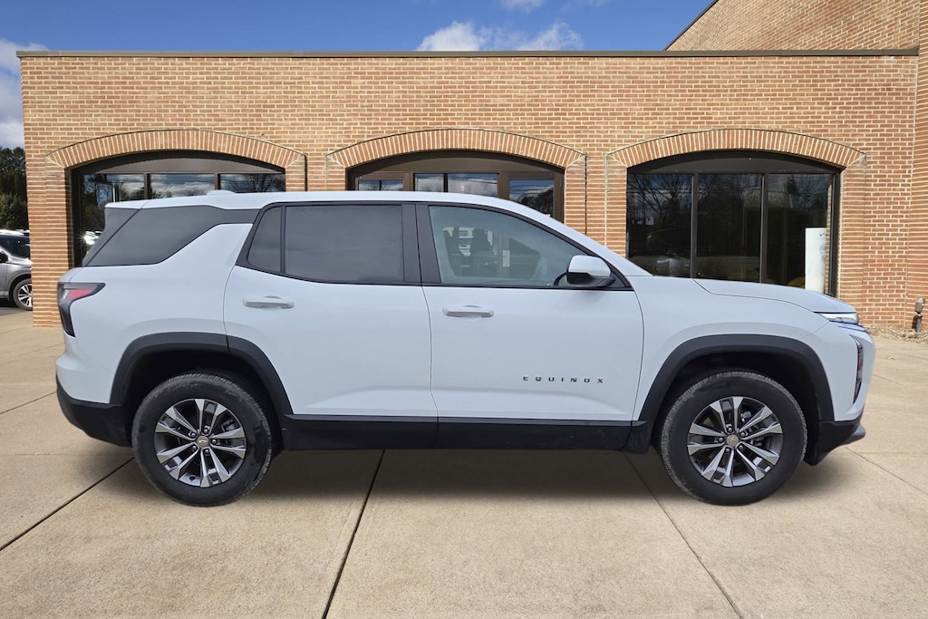 Used 2025 Chevrolet Equinox LT SUV