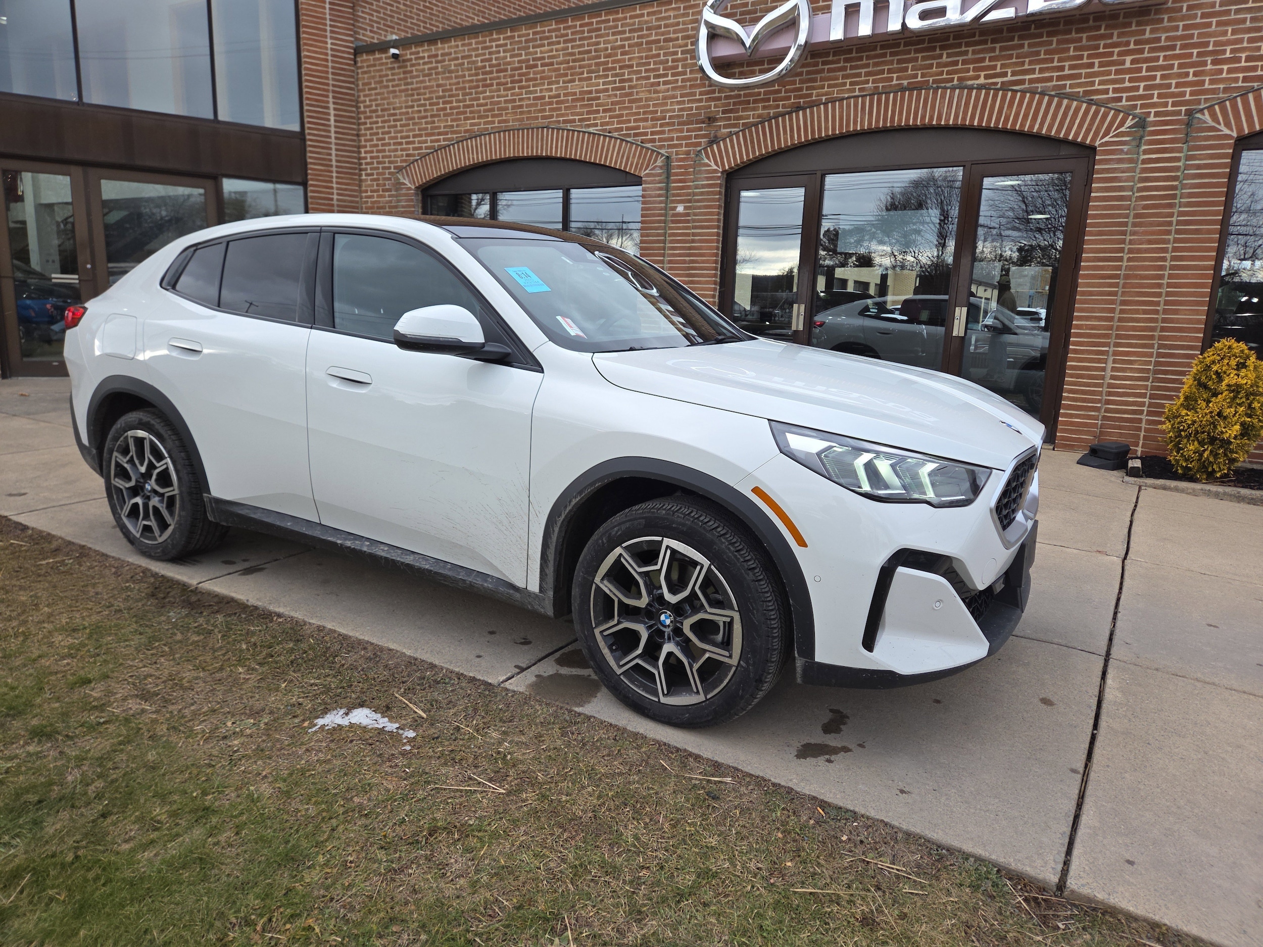 2025 BMW X2 28i's photo