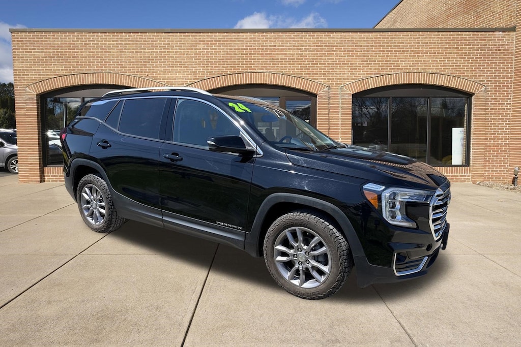 Used 2024 GMC Terrain SLT SUV