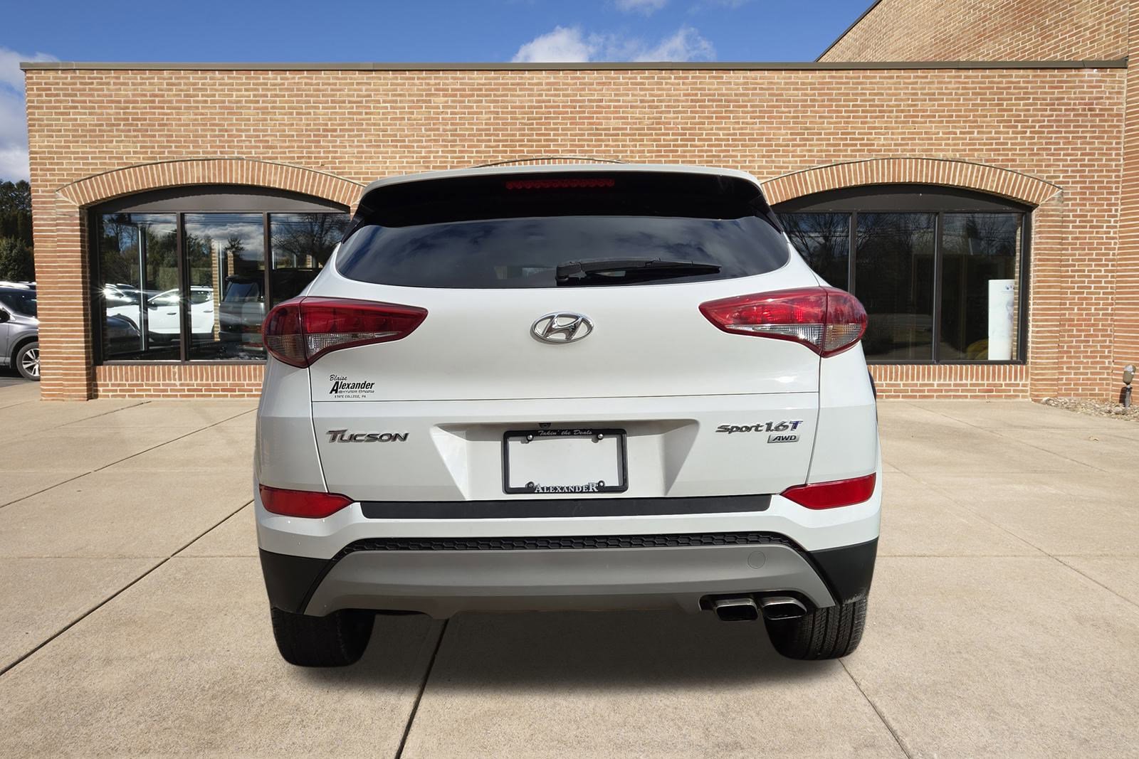 2017 Hyundai Tucson Sport photo 4