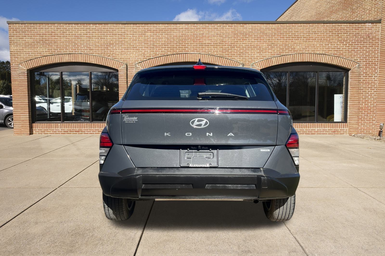 2024 Hyundai Kona SE photo 4