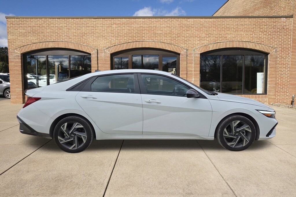 Used 2025 Hyundai Elantra Hybrid SEL Sport Sedan