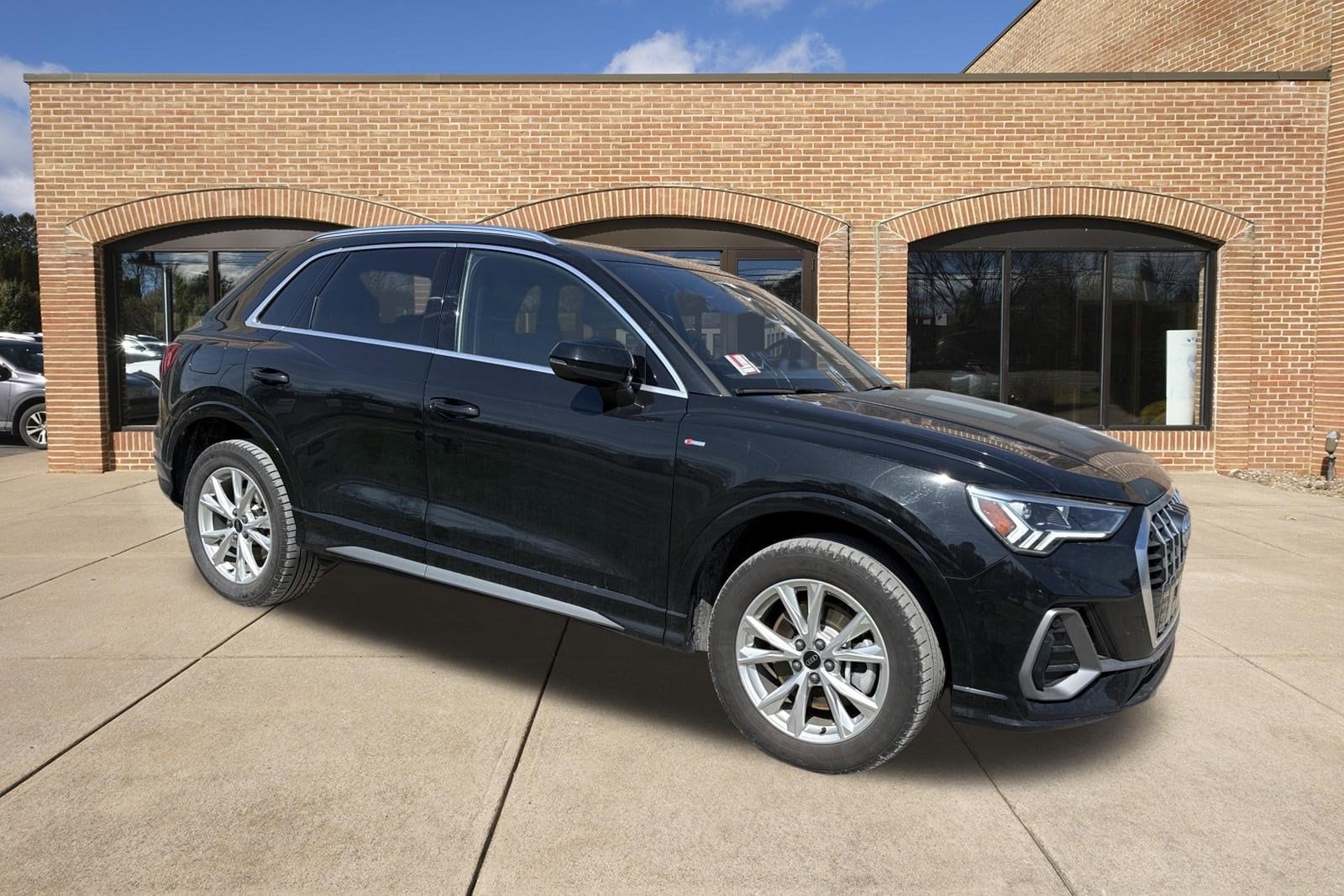 2025 Audi Q3 45 TFSI S Line Premium quattro's photo