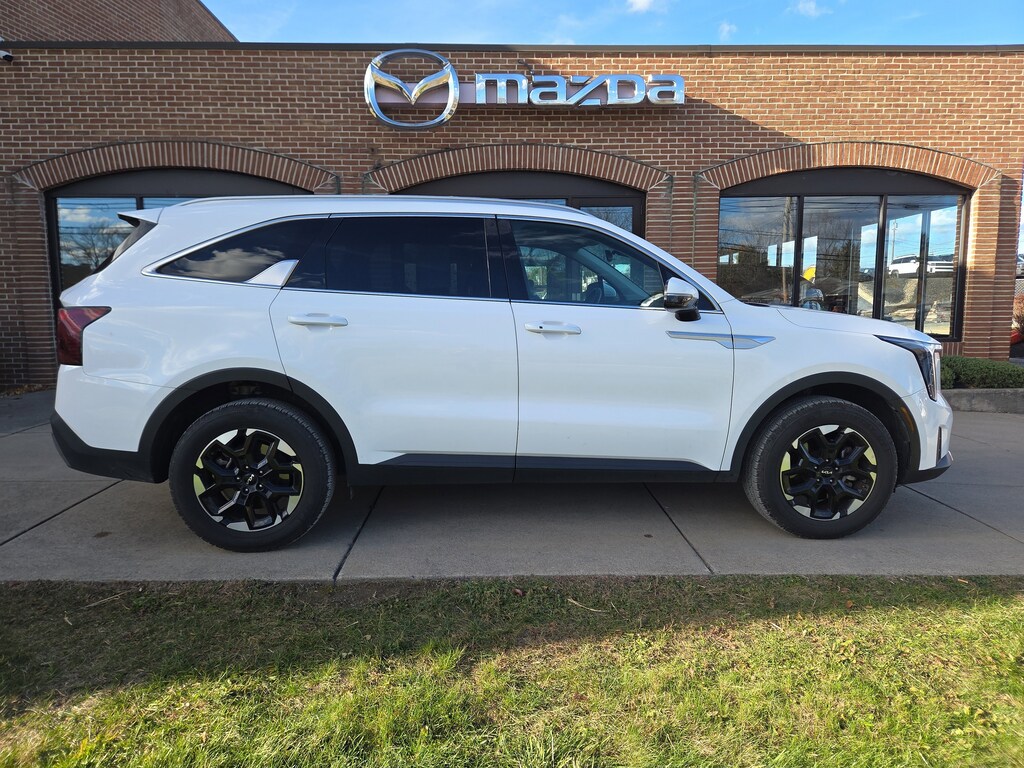 Used 2024 Kia Sorento S SUV