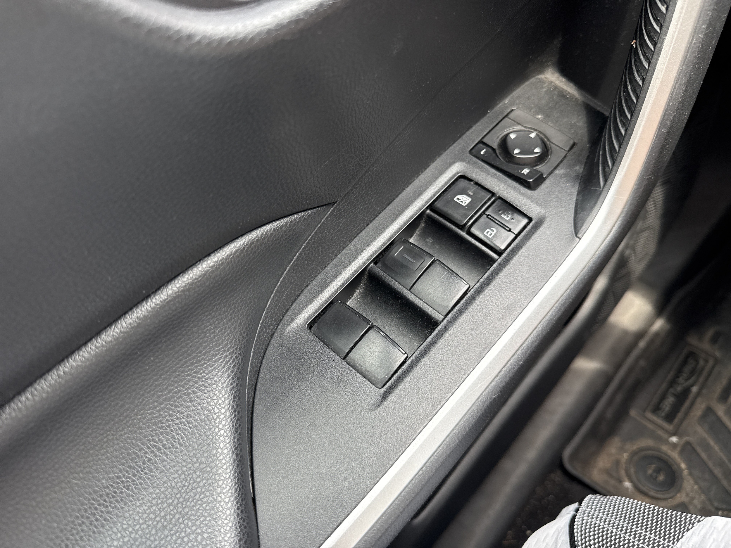 2019 Toyota RAV4 XLE - Photo 27