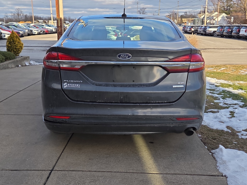 Used 2018 Ford Fusion SE Sedan