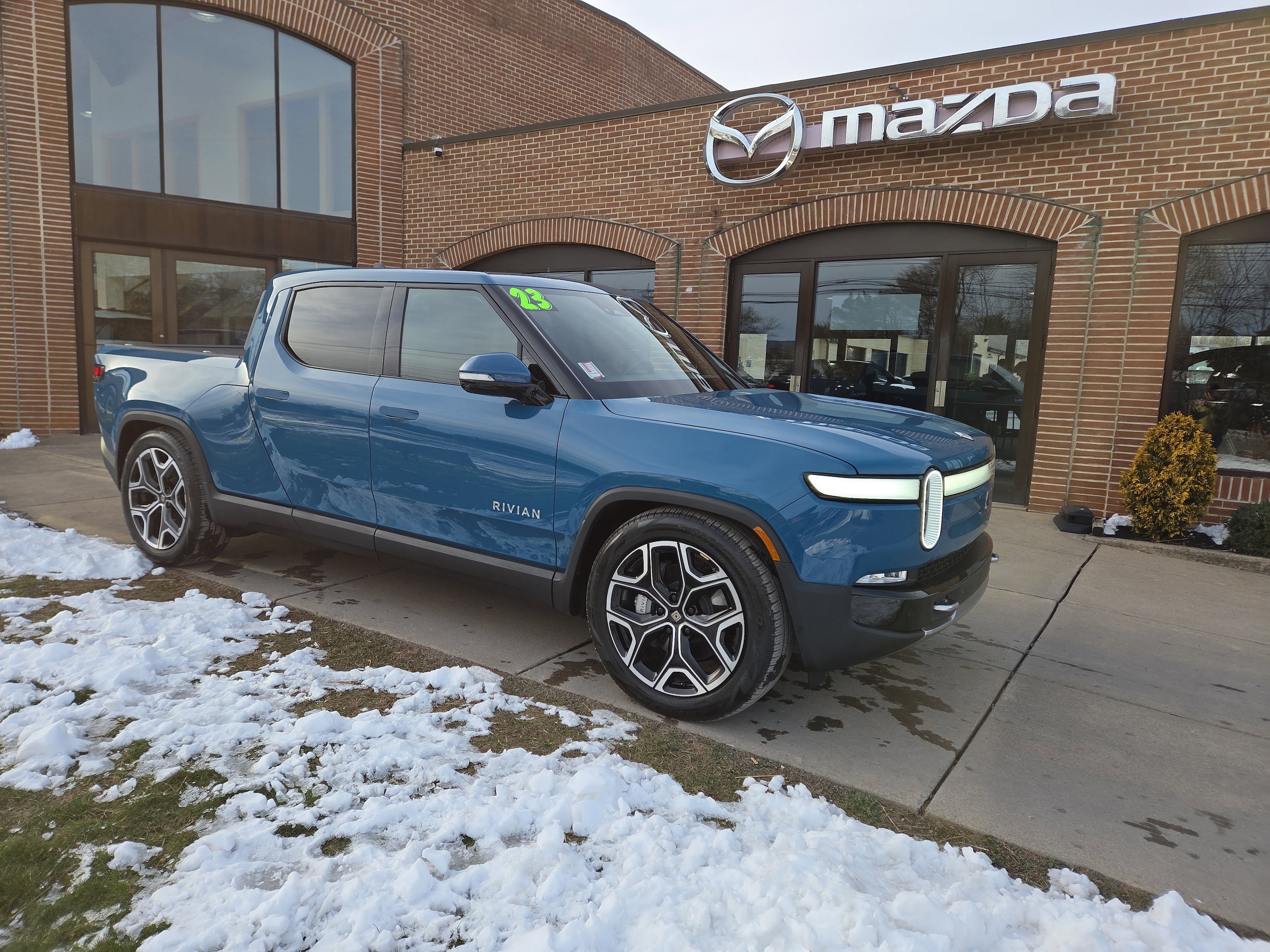 2023 Rivian R1T Adventure's photo