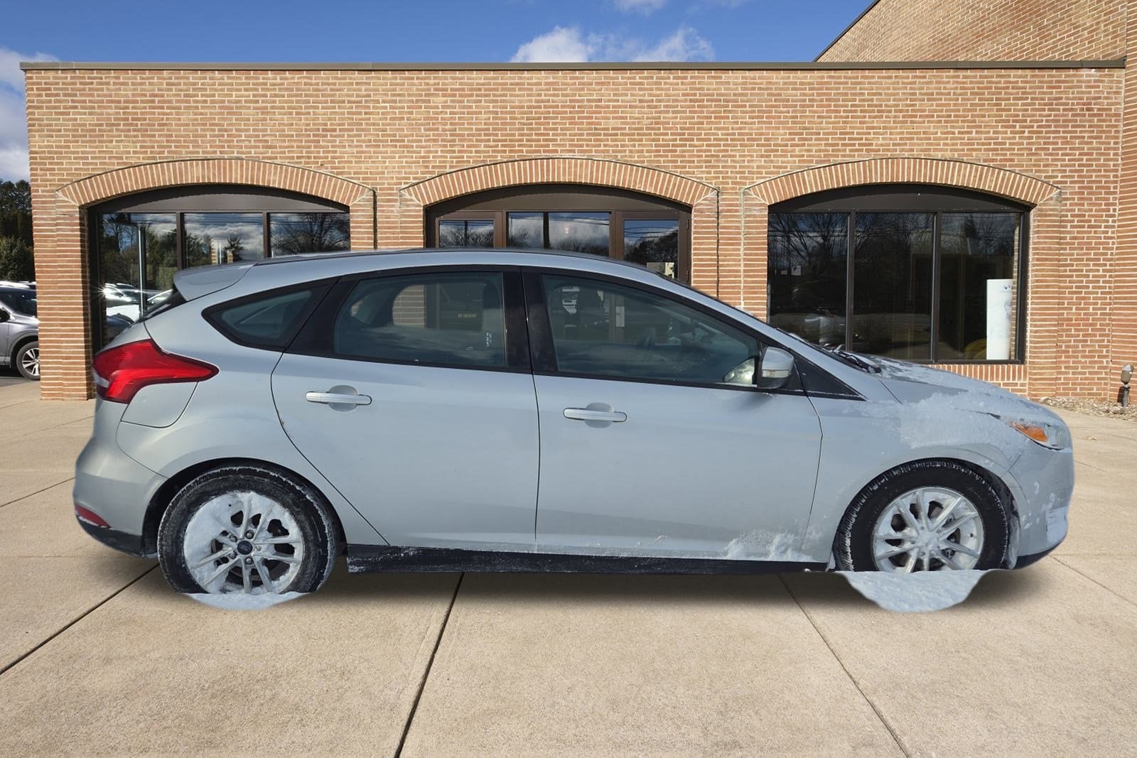Used 2015 Ford Focus SE with VIN 1FADP3K24FL282573 for sale in State College, PA