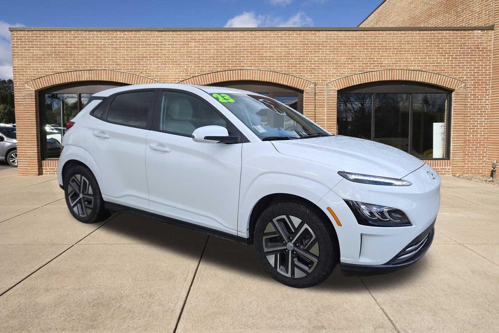 2023 Hyundai Kona EV Limited's photo