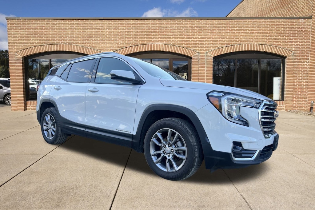 Used 2024 GMC Terrain SLT SUV